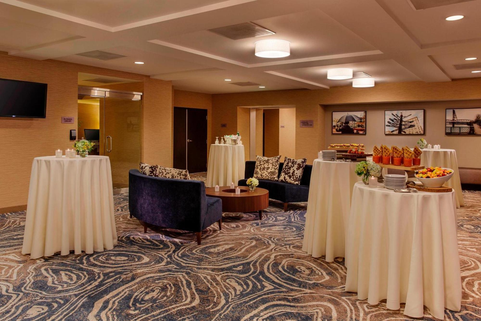 Courtyard By Marriott Portland City Center Екстериор снимка
