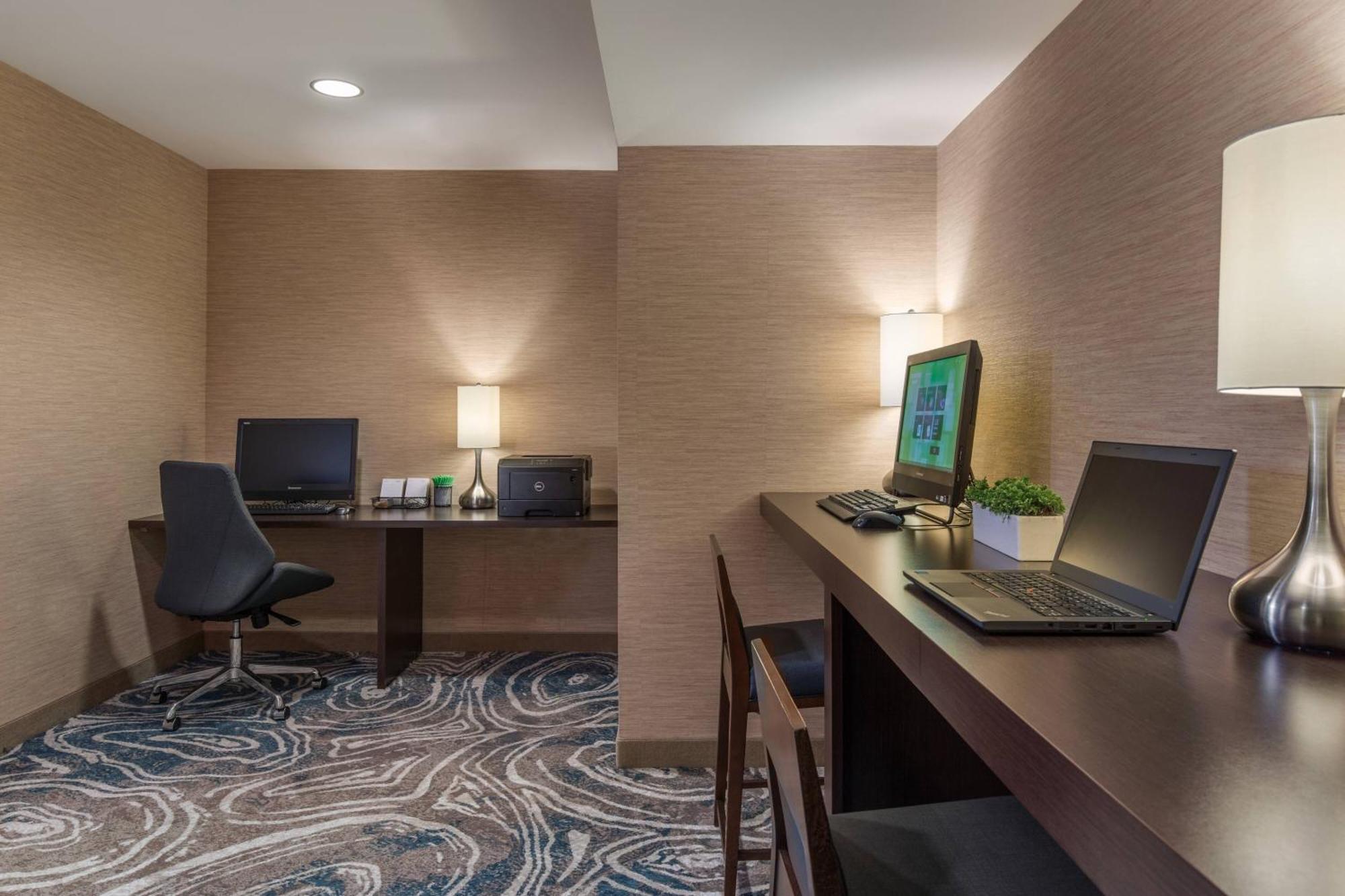 Courtyard By Marriott Portland City Center Екстериор снимка
